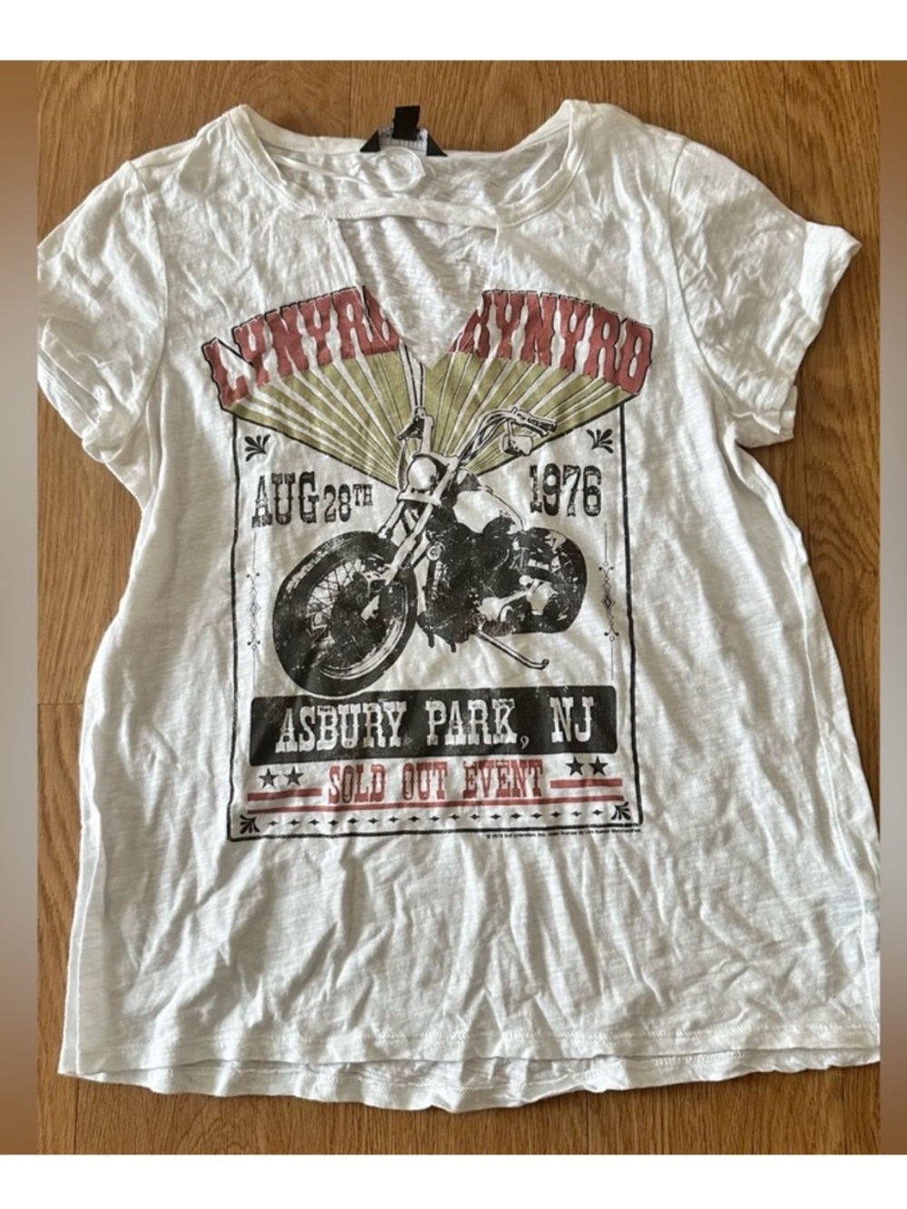 Vintage-Style Lynyrd Skynyrd Rock and Republic T shirt New Jersey White Graphic